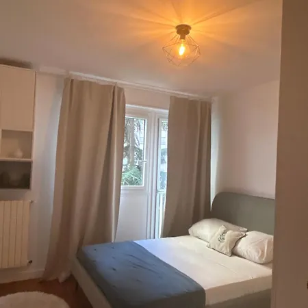 Eiffel Tour - Lovely 2 Bedrooms Apartmán
